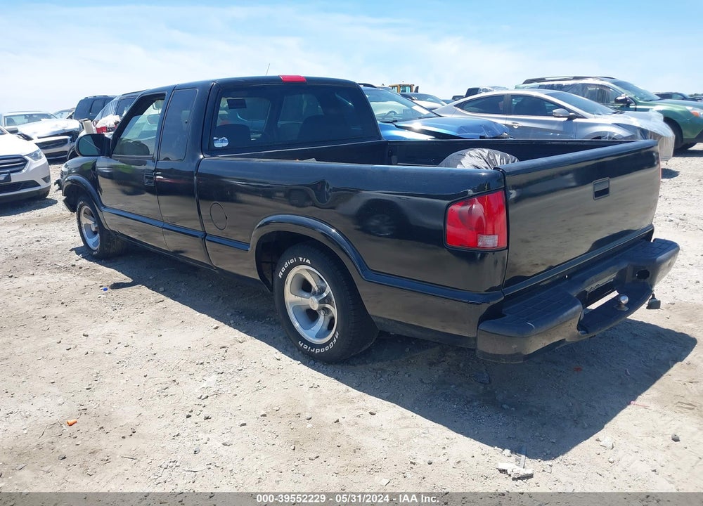 2003 CHEVROLET S-10 LS VIN: 1GCCS19X638213568