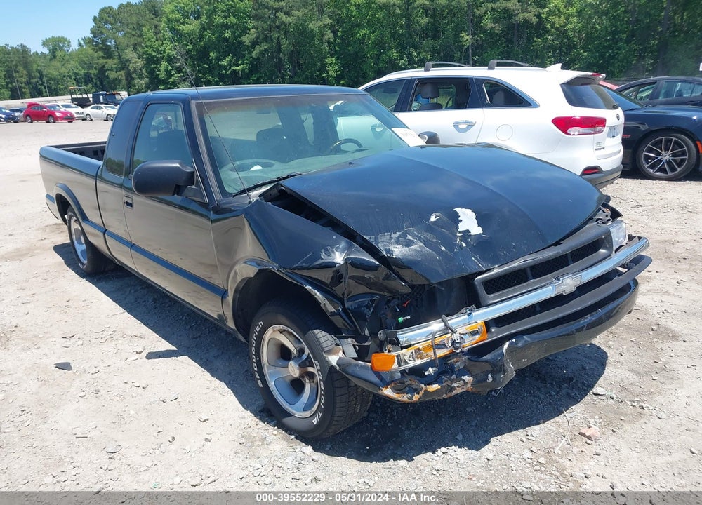 2003 CHEVROLET S-10 LS VIN: 1GCCS19X638213568
