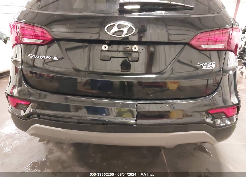 2018 HYUNDAI SANTA FE SPORT 2.4L VIN: 5NMZUDLB0JH060698