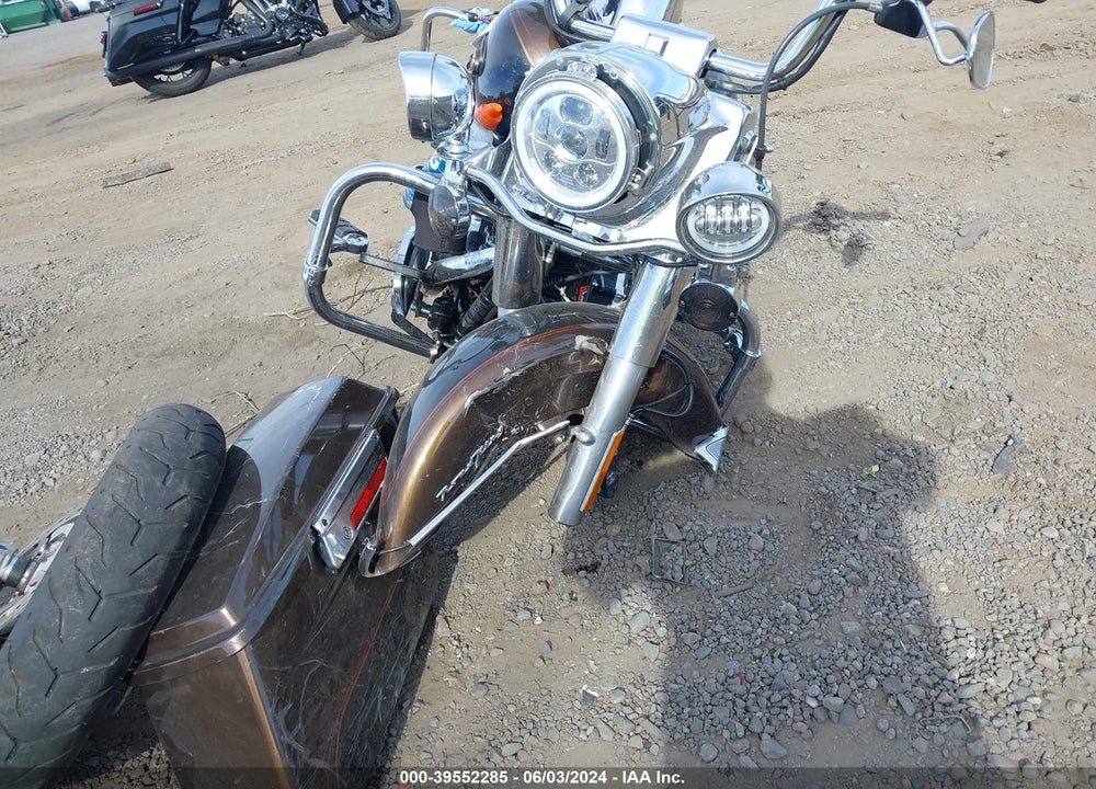 2013 HARLEY-DAVIDSON FLHR ROAD KING/ANNIVERSARY VIN: 1HD1FBM24DB657967