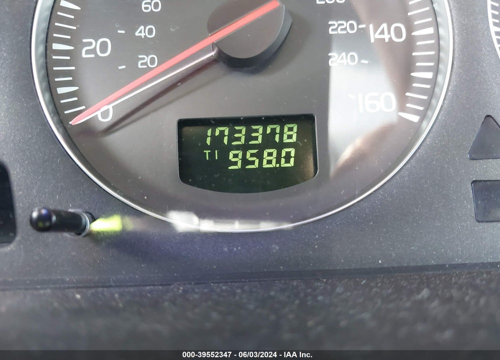 2004 VOLVO S60 2.5T VIN: YV1RS59V742414684