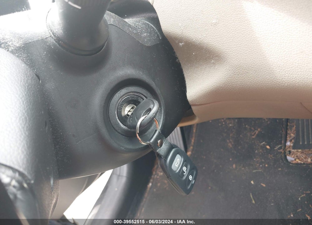 2015 HYUNDAI ELANTRA LIMITED VIN: KMHDH4AE8FU425197