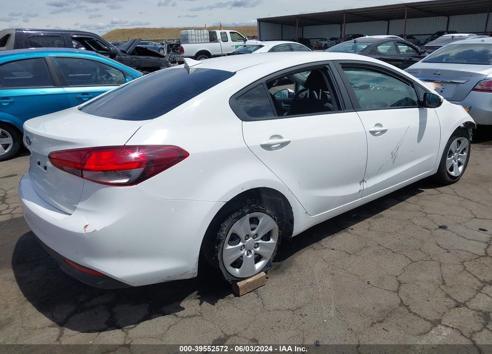 2018 KIA FORTE VIN: 3KPFK4A73JE280349