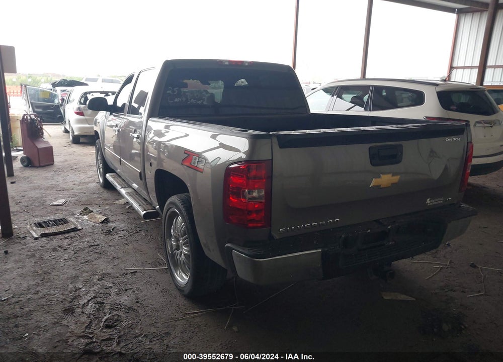 2013 CHEVROLET SILVERADO 1500 LT VIN: 3GCPCSE08DG158095