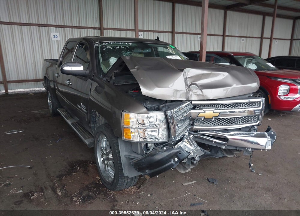 2013 CHEVROLET SILVERADO 1500 LT VIN: 3GCPCSE08DG158095