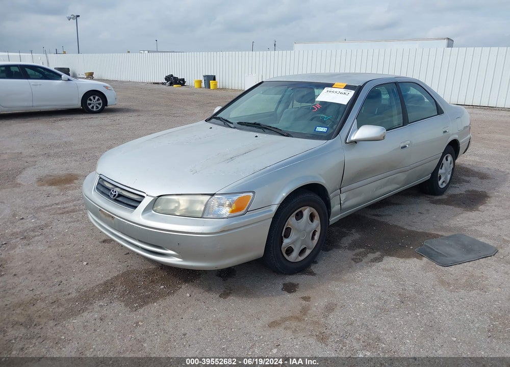 2000 TOYOTA CAMRY LE VIN: JT2BG22K8Y0429695