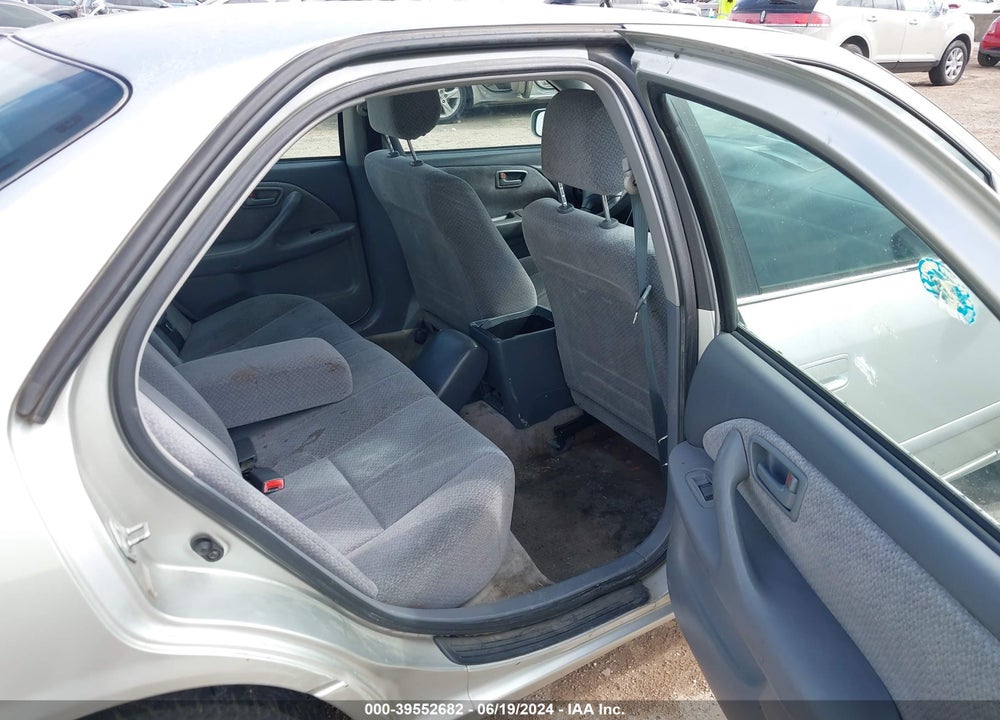 2000 TOYOTA CAMRY LE VIN: JT2BG22K8Y0429695