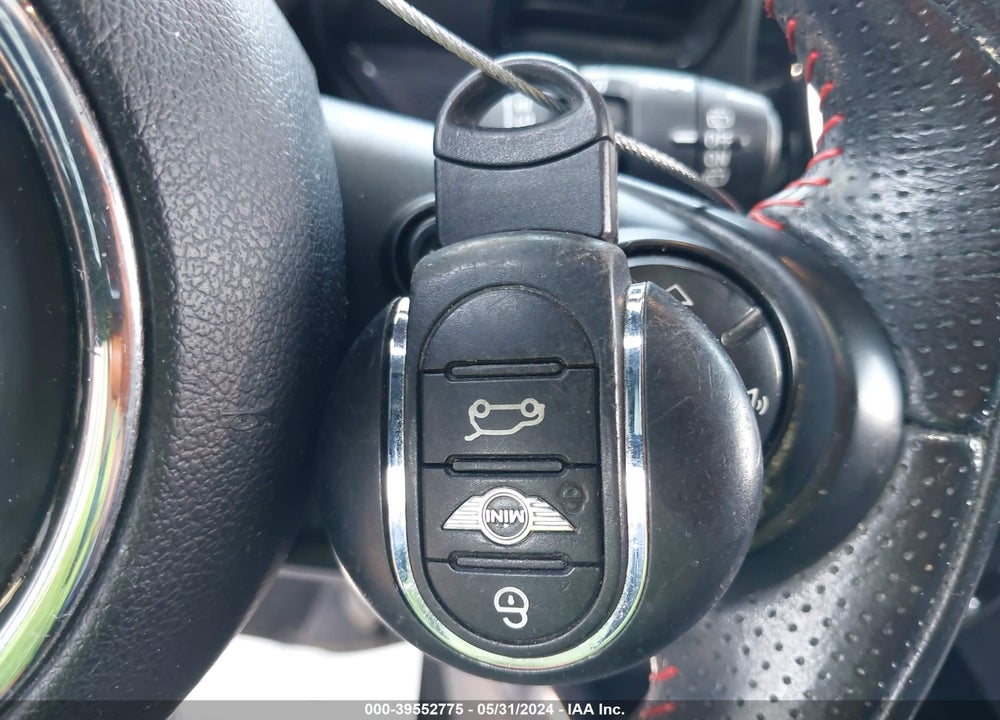 2016 MINI CLUBMAN COOPER S VIN: WMWLN9C54G2B32137
