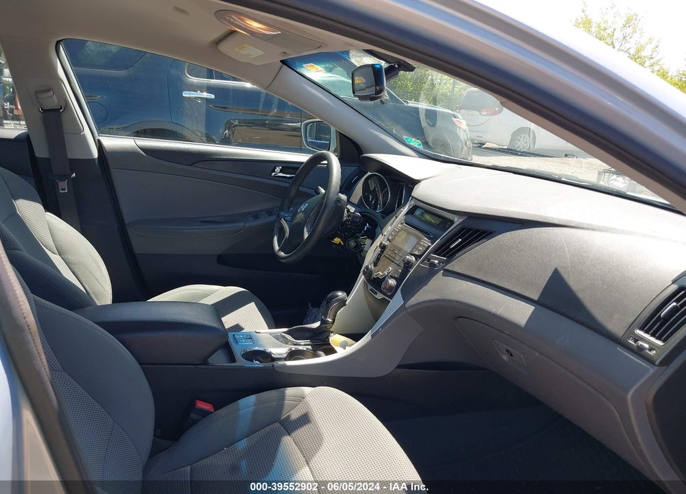 2013 HYUNDAI SONATA GLS VIN: 5NPEB4AC2DH805443