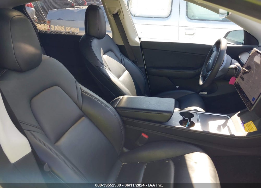 2021 TESLA MODEL Y LONG RANGE DUAL MOTOR ALL-WHEEL DRIVE VIN: 5YJYGDEE3MF300715