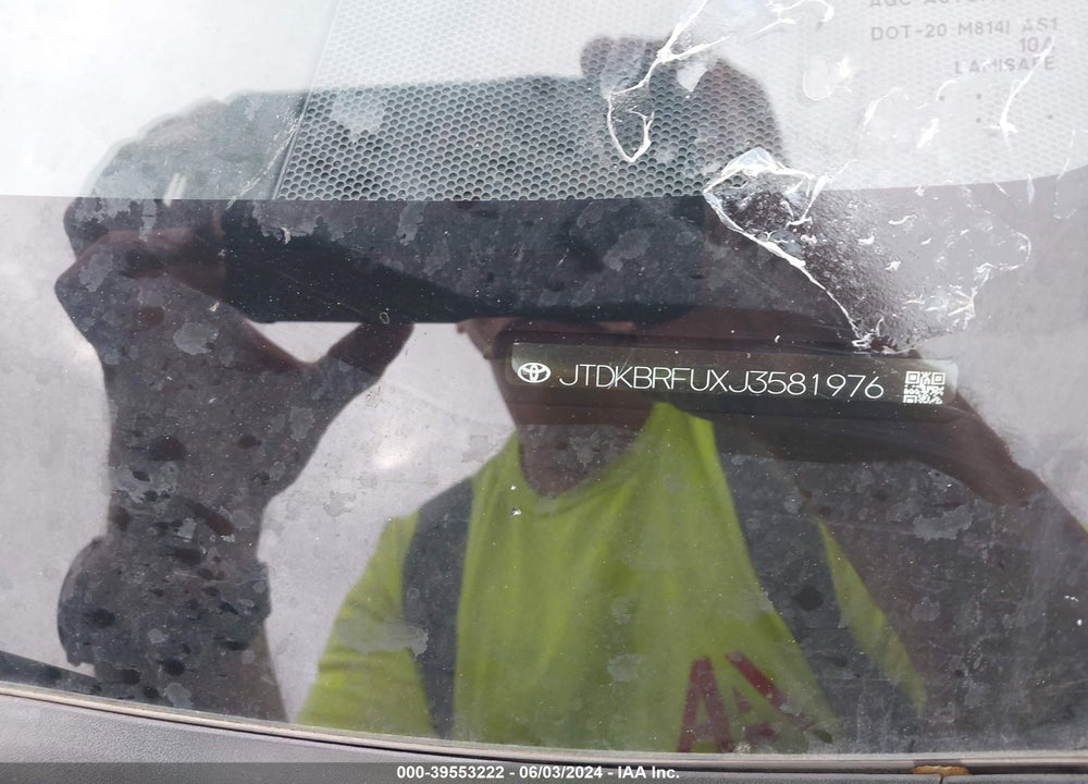 2018 TOYOTA PRIUS TWO VIN: JTDKBRFUXJ3581976