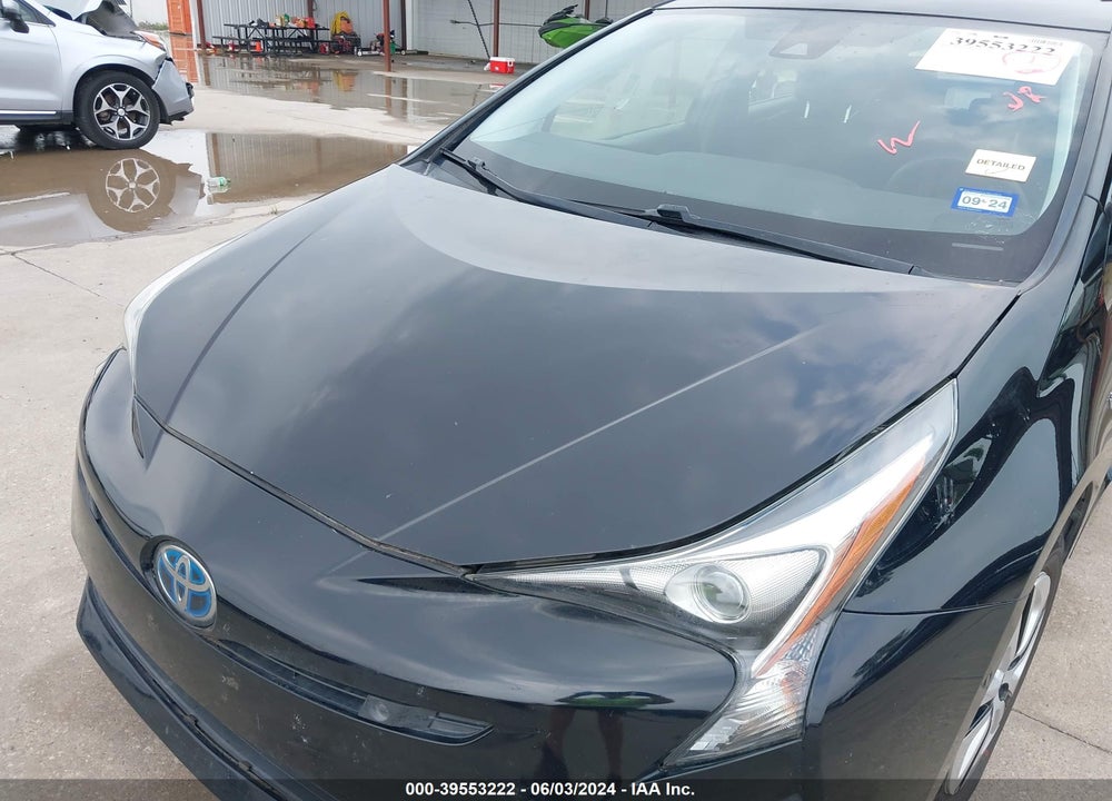 2018 TOYOTA PRIUS TWO VIN: JTDKBRFUXJ3581976