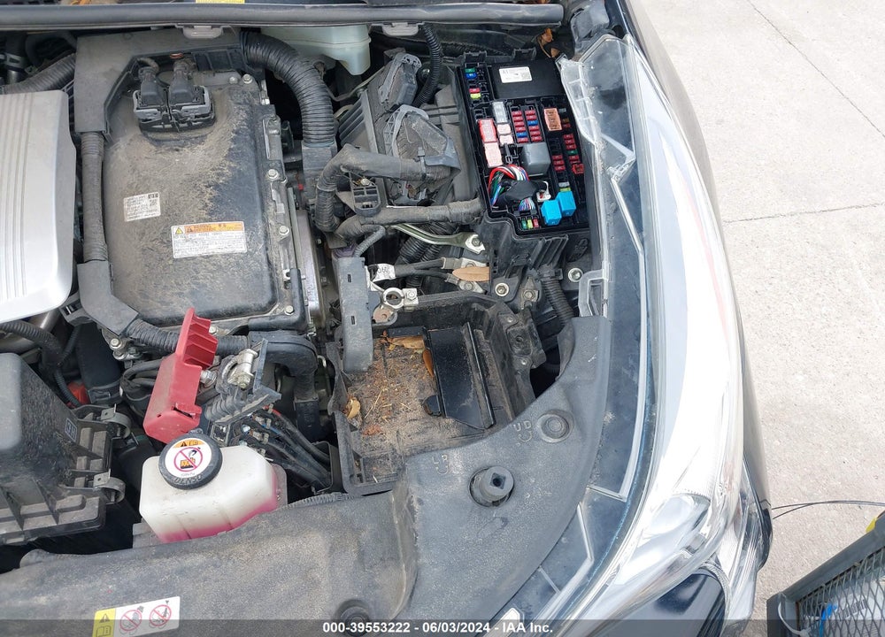 2018 TOYOTA PRIUS TWO VIN: JTDKBRFUXJ3581976