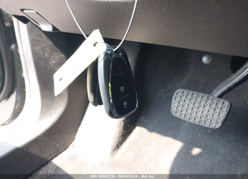 2019 CHEVROLET EQUINOX LT VIN: 2GNAXKEV6K6183972