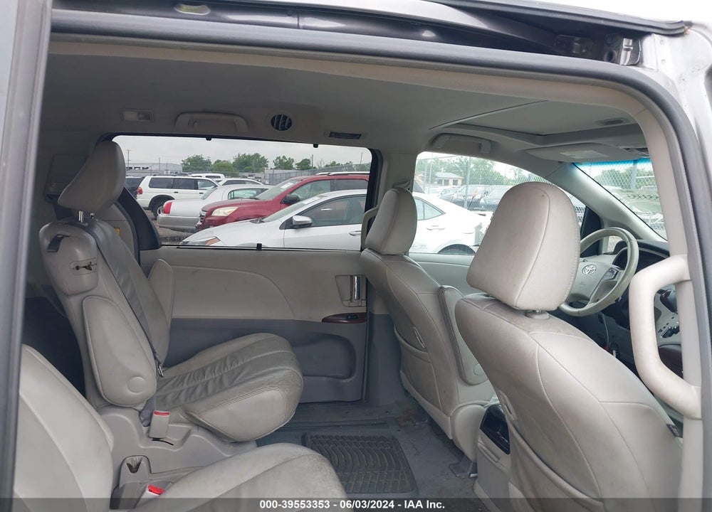 2011 TOYOTA SIENNA VIN: 5TDYK3DC2BS121681