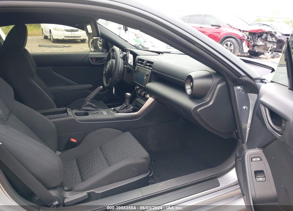 2024 TOYOTA GR86 BASE (A6) VIN: JF1ZNBB14R8753383