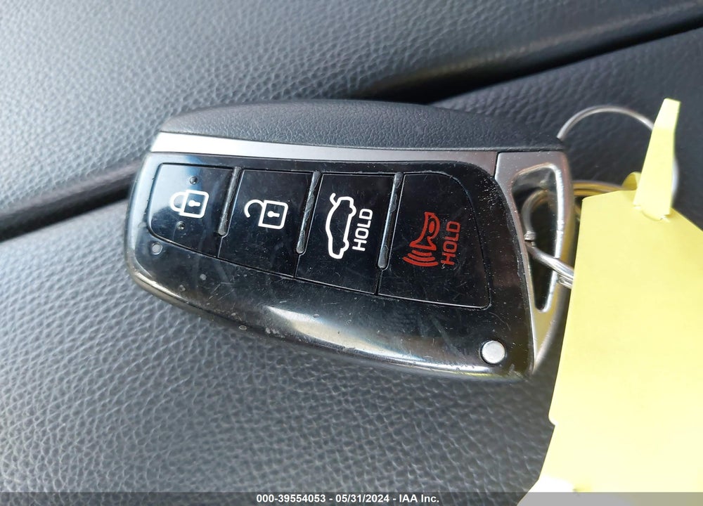2016 HYUNDAI GENESIS 3.8 VIN: KMHGN4JE8GU115817