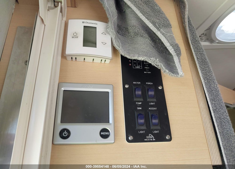 2019 NUCA TAB400 VIN: 57HTT18S7KS000278