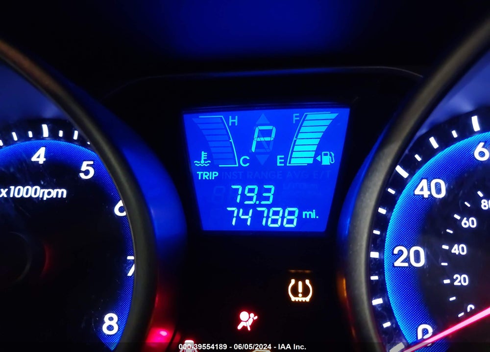 2014 HYUNDAI TUCSON WALKING DEAD EDITION VIN: KM8JUCAG2EU936154
