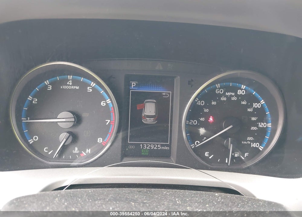 2018 TOYOTA RAV4 XLE VIN: 2T3WFREV3JW475897