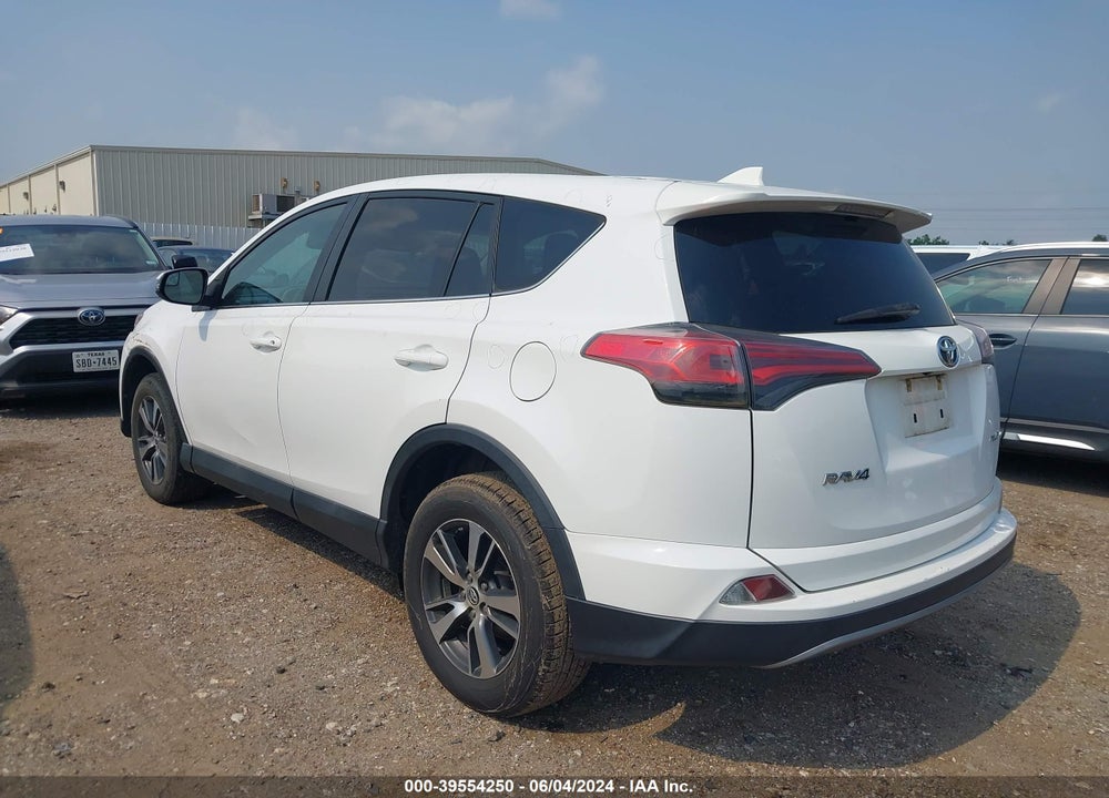 2018 TOYOTA RAV4 XLE VIN: 2T3WFREV3JW475897
