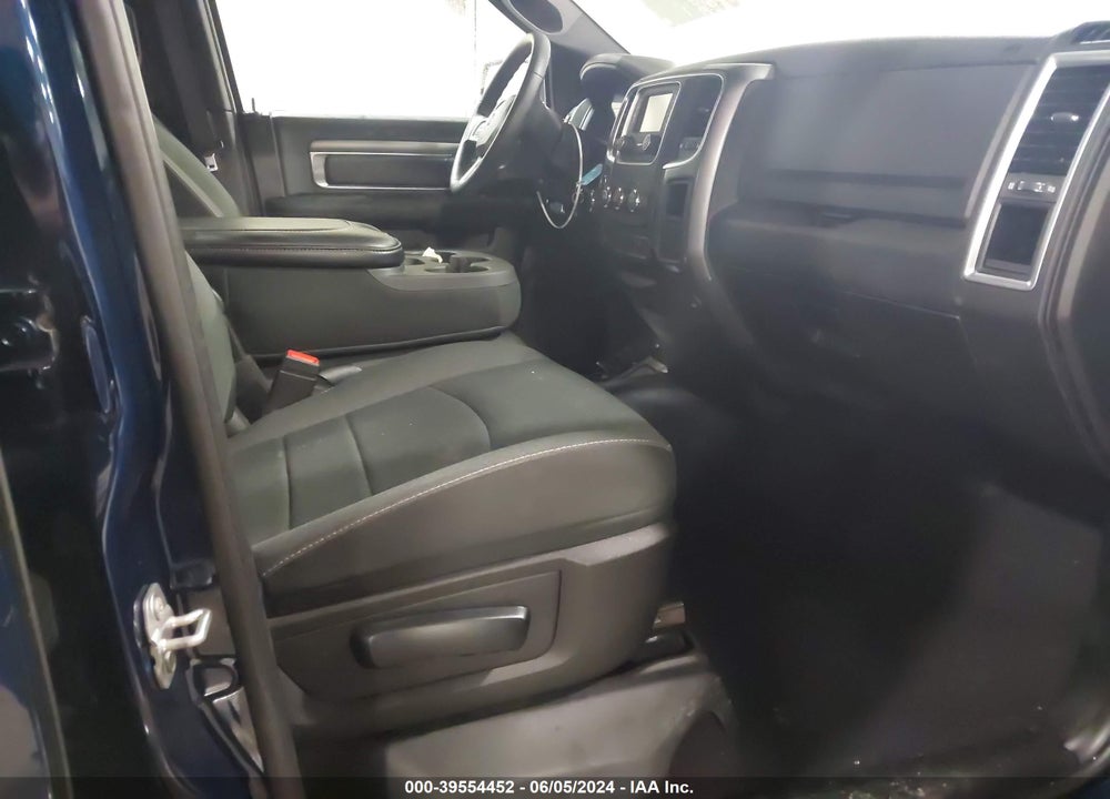 2021 RAM 1500 CLASSIC WARLOCK QUAD CAB 4X4 6'4 BOX VIN: 1C6RR7GG2MS526608