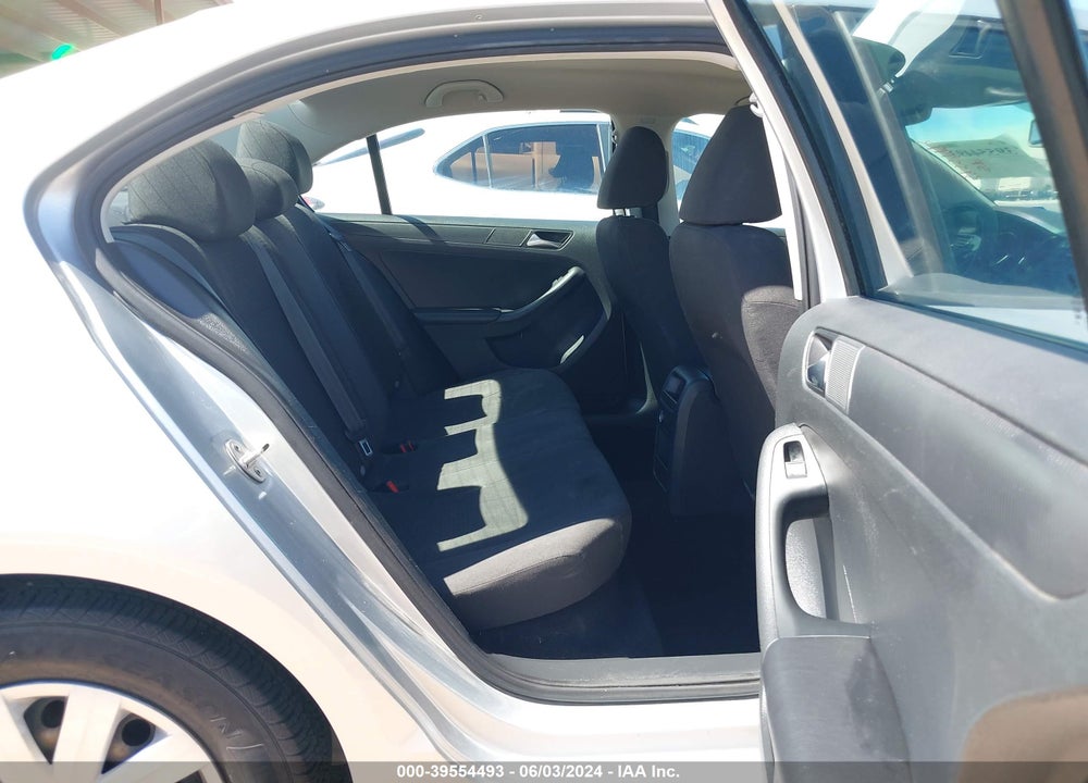 2015 VOLKSWAGEN JETTA 2.0L S VIN: 3VW2K7AJ3FM320046