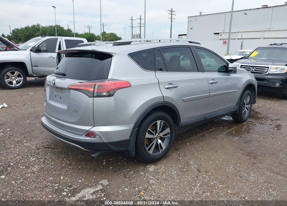 2018 TOYOTA RAV4 XLE VIN: 2T3WFREV2JW512888