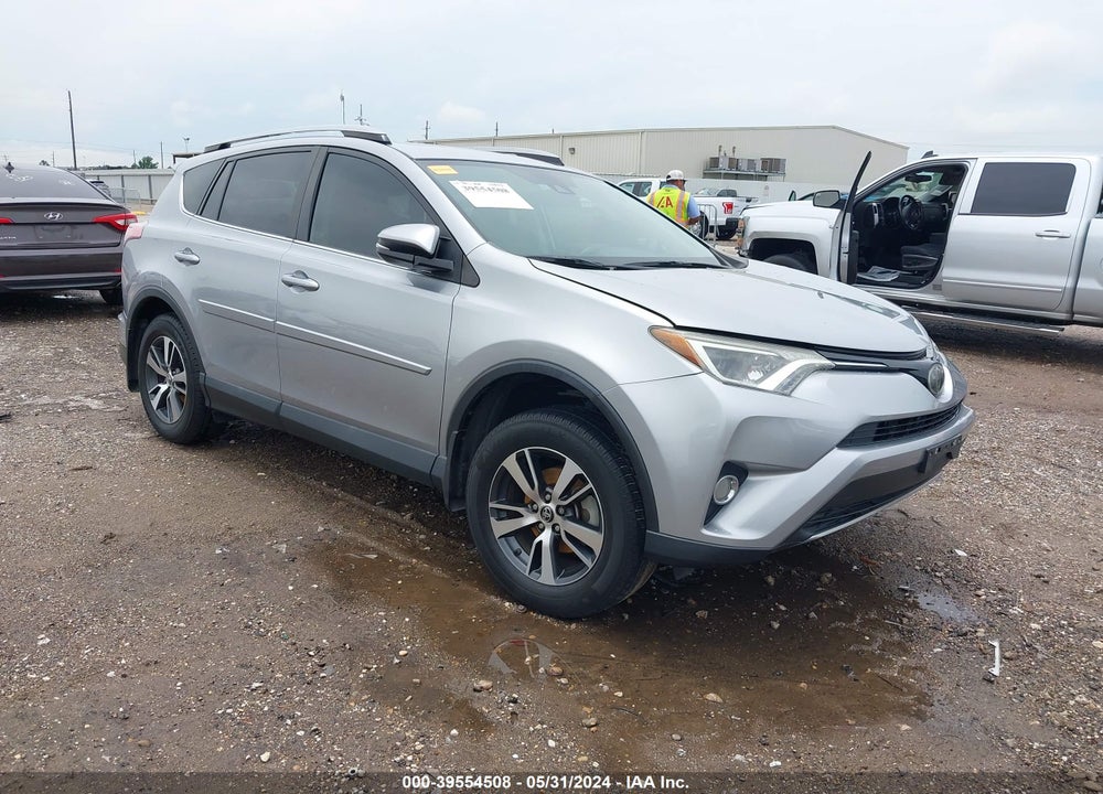 2018 TOYOTA RAV4 XLE VIN: 2T3WFREV2JW512888