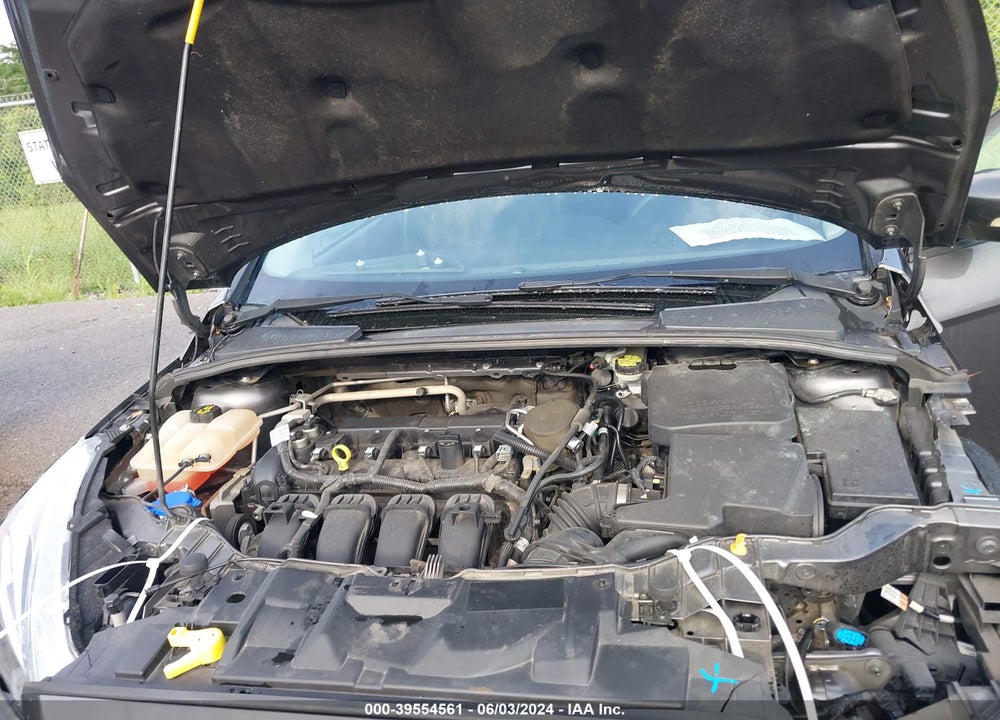 2015 FORD FOCUS SE VIN: 1FADP3F25FL365830