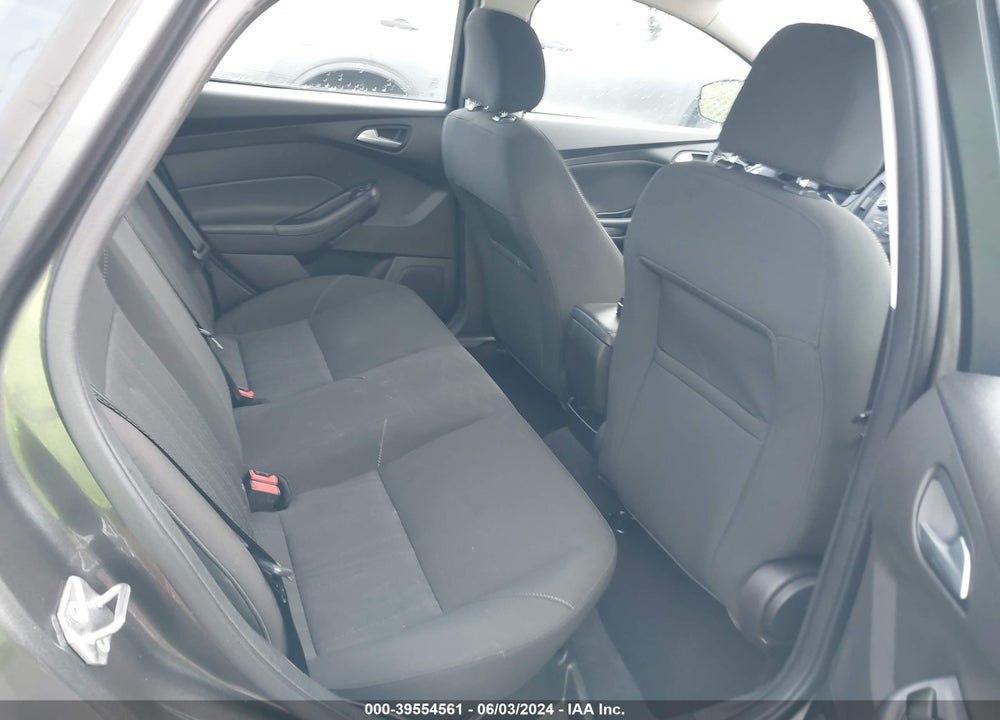 2015 FORD FOCUS SE VIN: 1FADP3F25FL365830