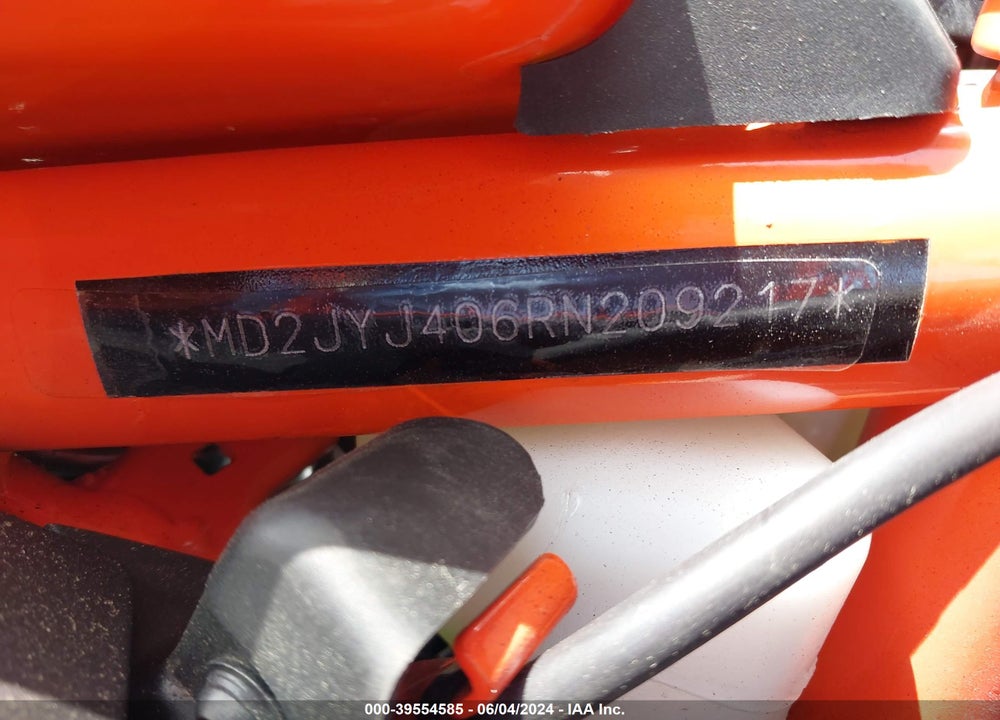 2024 KTM 390 RC VIN: MD2JYJ406RN209217