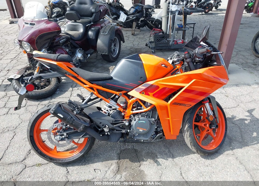 2024 KTM 390 RC VIN: MD2JYJ406RN209217