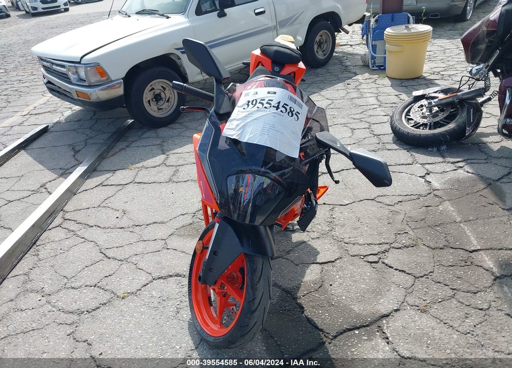 2024 KTM 390 RC VIN: MD2JYJ406RN209217