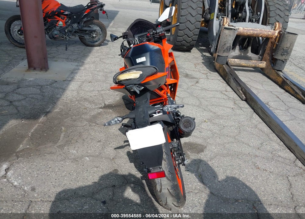 2024 KTM 390 RC VIN: MD2JYJ406RN209217