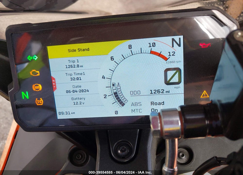 2024 KTM 390 RC VIN: MD2JYJ406RN209217