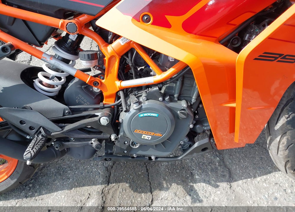 2024 KTM 390 RC VIN: MD2JYJ406RN209217