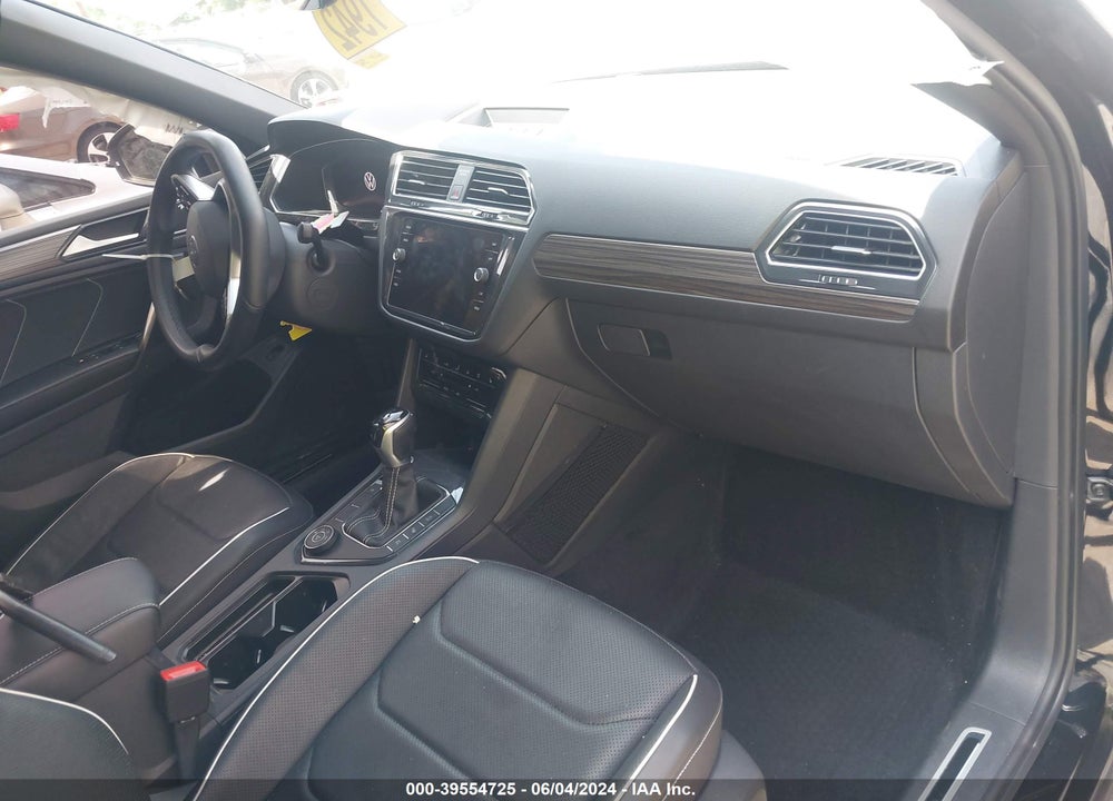 2022 VOLKSWAGEN TIGUAN 2.0T SEL R-LINE VIN: 3VV4B7AX3NM012570