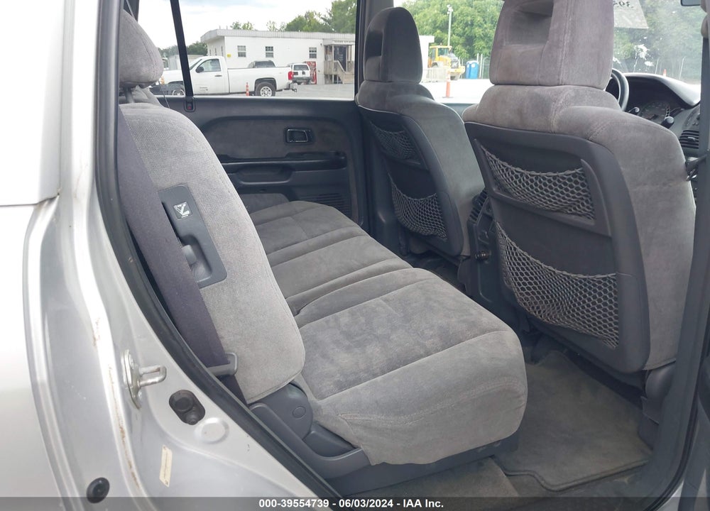 2005 HONDA PILOT EX VIN: 2HKYF18485H526143