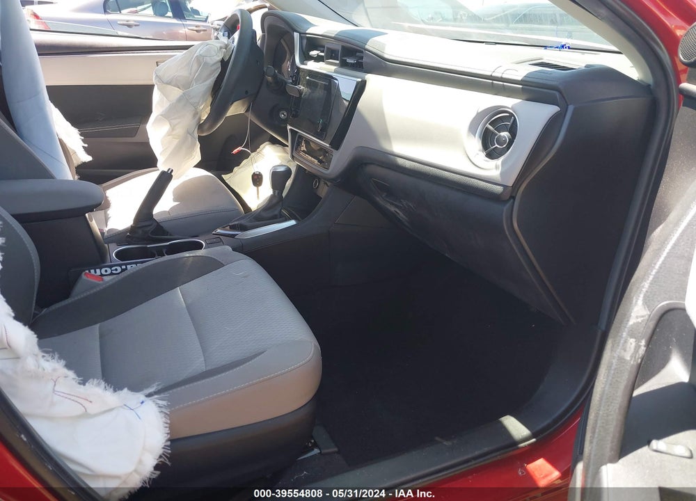 2019 TOYOTA COROLLA LE VIN: 2T1BURHE9KC157083