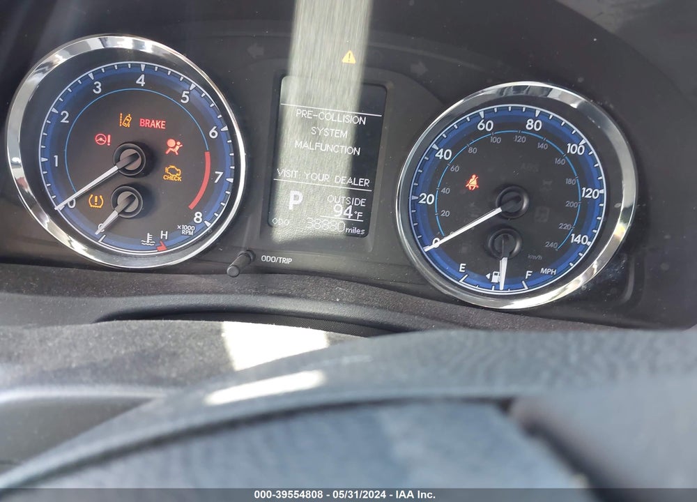 2019 TOYOTA COROLLA LE VIN: 2T1BURHE9KC157083