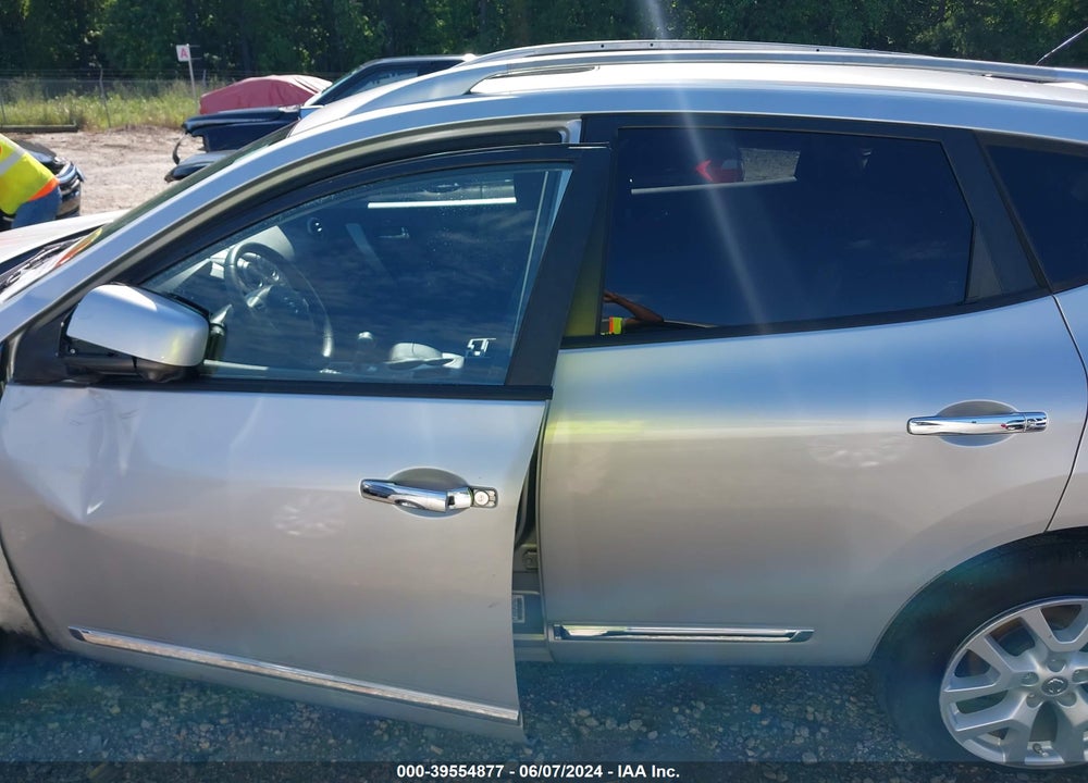 2013 NISSAN ROGUE SV W/SL PKG VIN: JN8AS5MV2DW127003