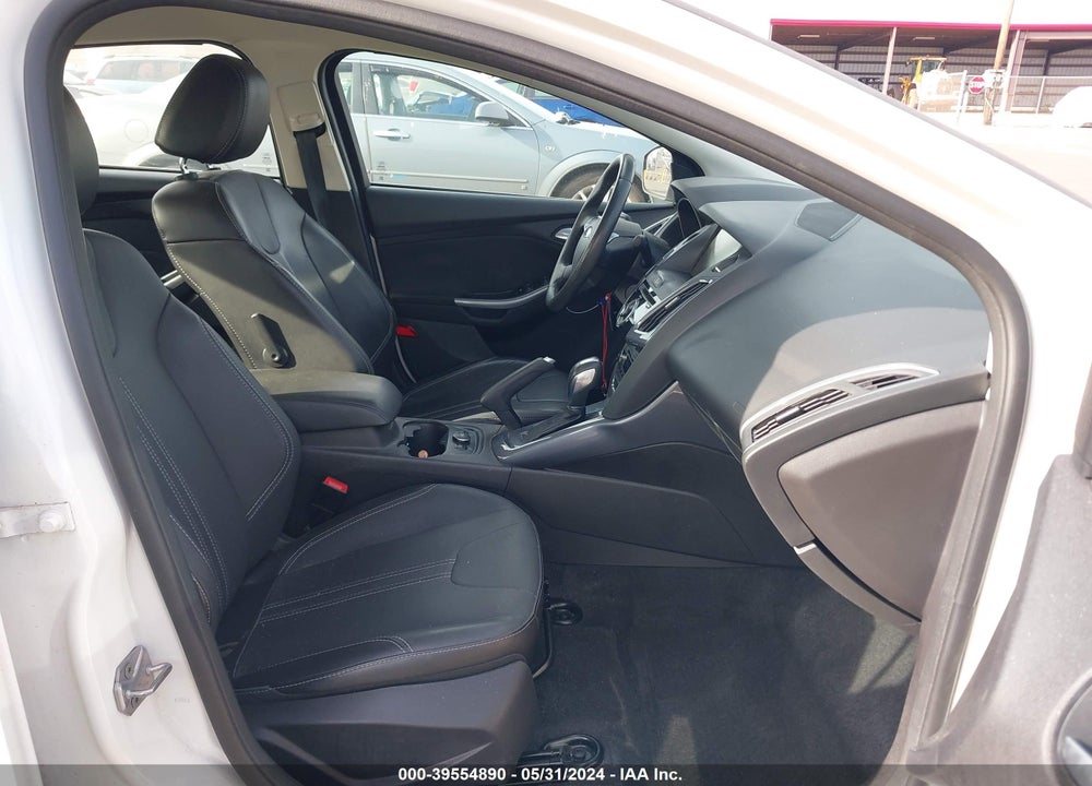 2014 FORD FOCUS TITANIUM VIN: 1FADP3J20EL199447