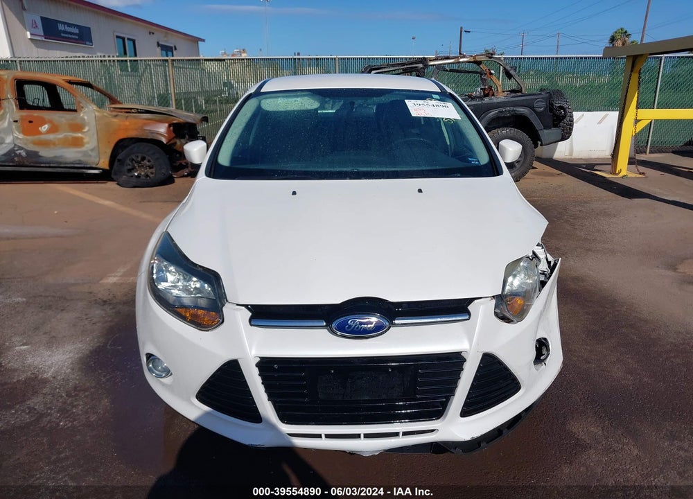 2014 FORD FOCUS TITANIUM VIN: 1FADP3J20EL199447