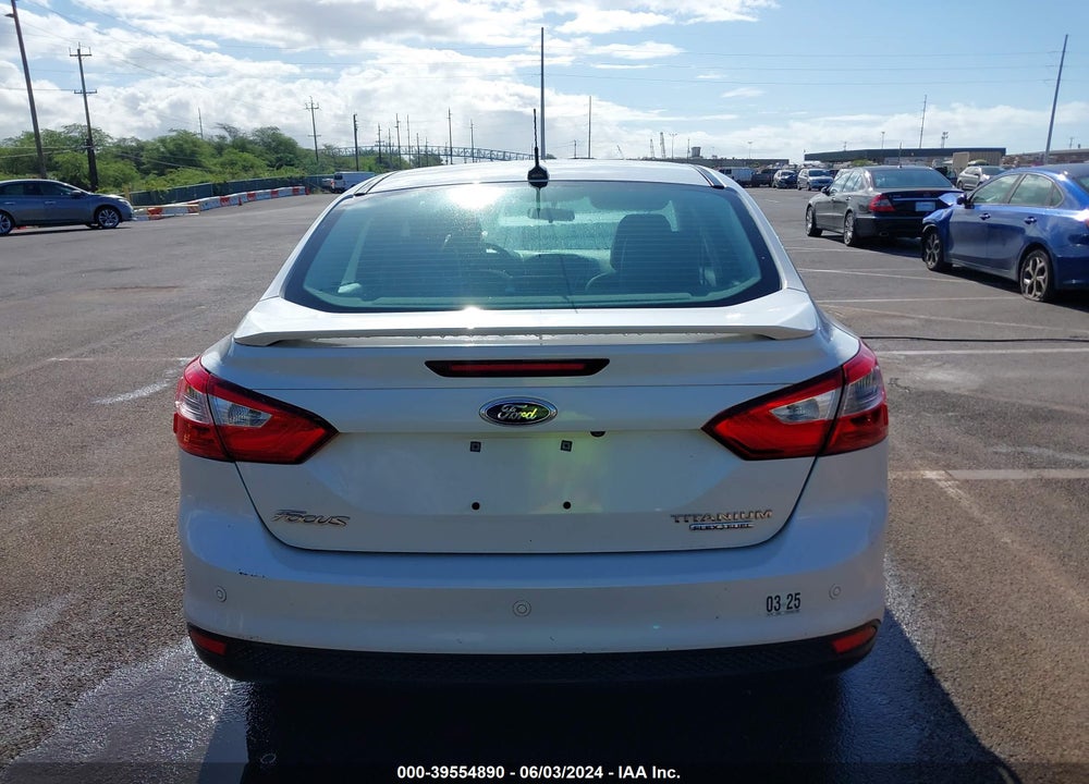 2014 FORD FOCUS TITANIUM VIN: 1FADP3J20EL199447