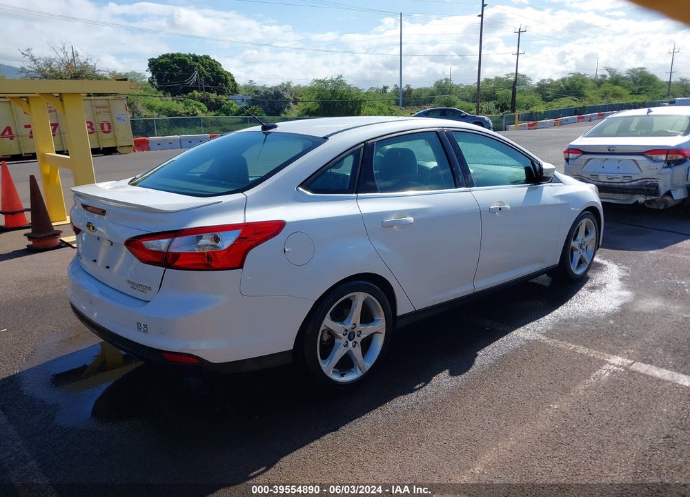 2014 FORD FOCUS TITANIUM VIN: 1FADP3J20EL199447