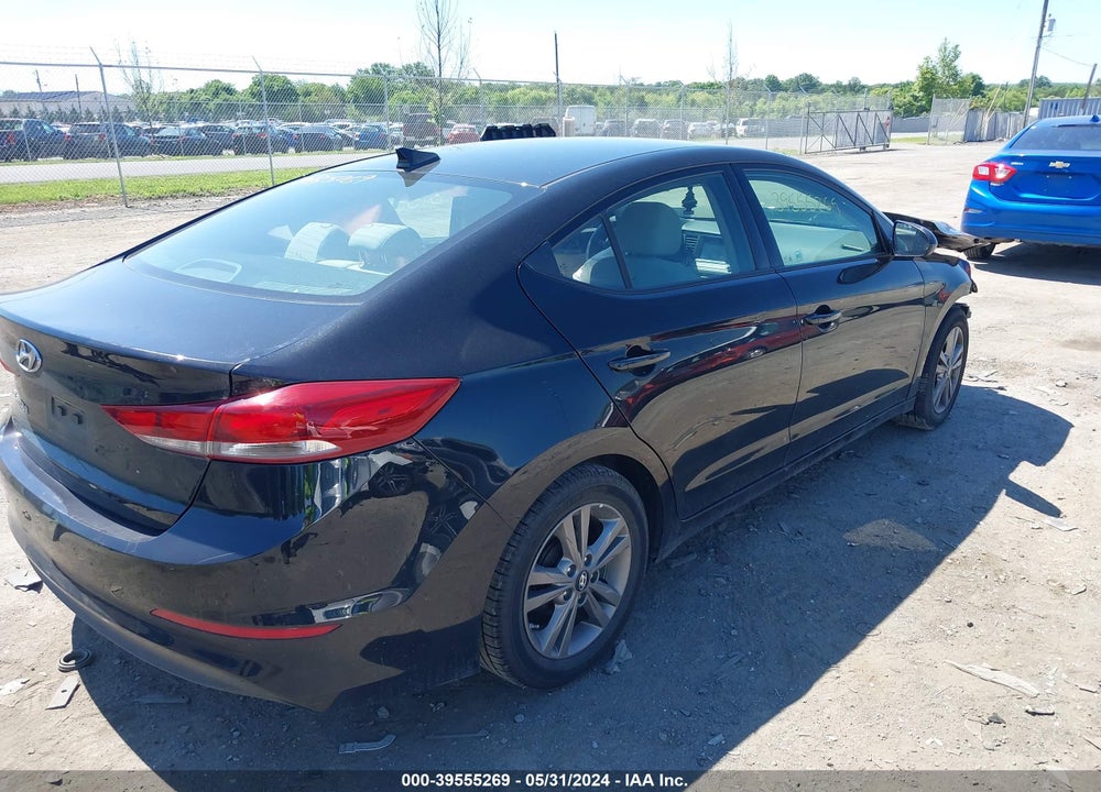 2017 HYUNDAI ELANTRA SE VIN: 5NPD84LF5HH116181