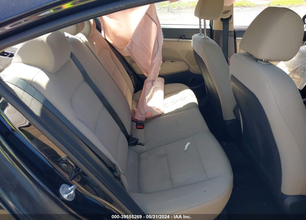 2017 HYUNDAI ELANTRA SE VIN: 5NPD84LF5HH116181