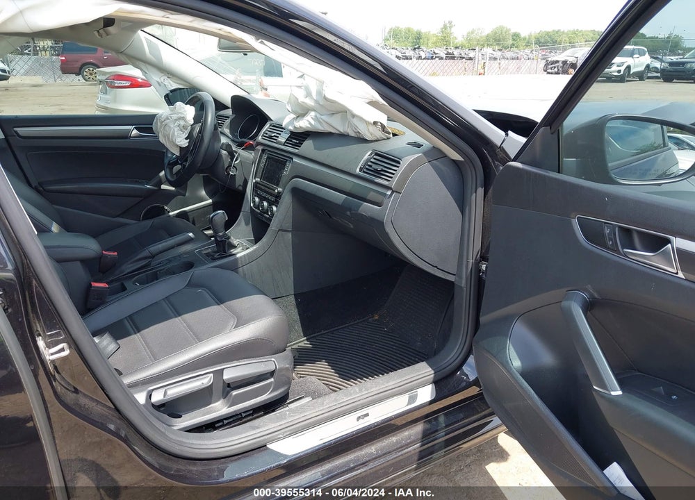 2018 VOLKSWAGEN PASSAT 2.0T R-LINE/2.0T S VIN: 1VWAA7A33JC046521