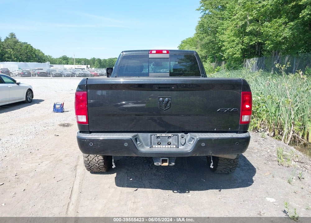 2016 RAM 2500 BIG HORN VIN: 3C6UR5DL1GG113106